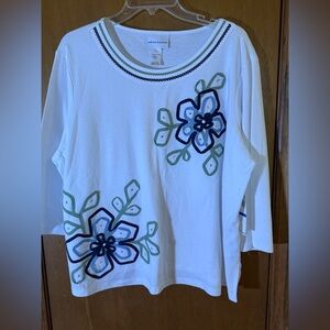 Alfred Dunner White Top with Green Accent